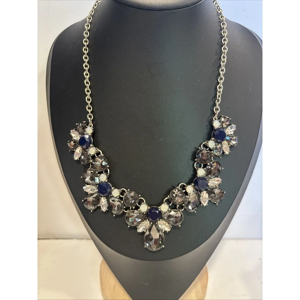 Statement Bib Necklace Gray Crystal Rhinestone Floral Cluster 19 Inch Chain